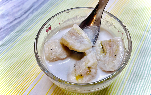 泰式甜點輕鬆做 - 椰奶香蕉甜湯 กล้วยบวชชี Kl 泰式甜點輕鬆做 - 椰奶香蕉甜湯 กล้วยบวชชี Kl