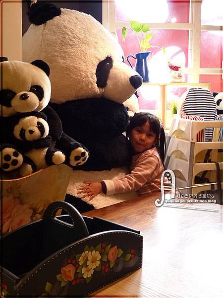 panda_cafe (10).JPG