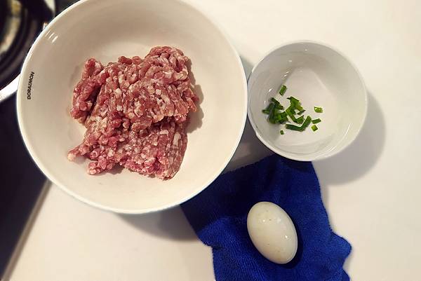 鹹蛋蒸肉餅食材.jpg