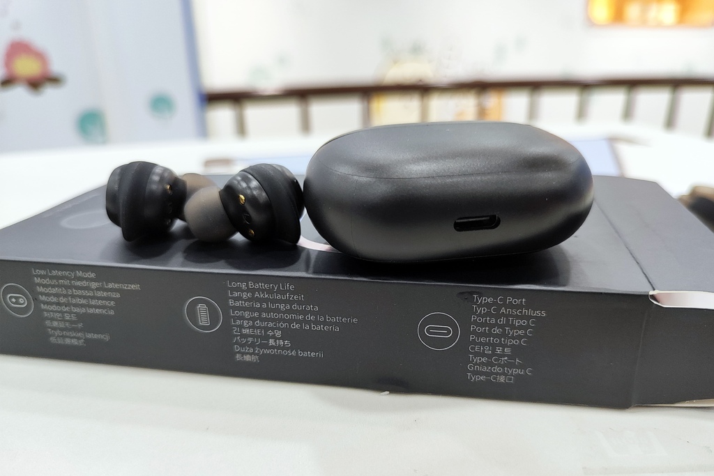 Redmi Buds 3 Lite小米藍牙耳機充電.jpg