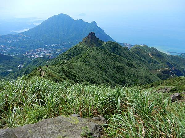 綠峰05/19週日【無耳茶壺山〈黃金三稜O型〉草山戰備道】登