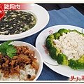 2013.02.27  99元煮一餐 – 賽螃蟹、紫菜雙絲湯、滑溜滷肉飯