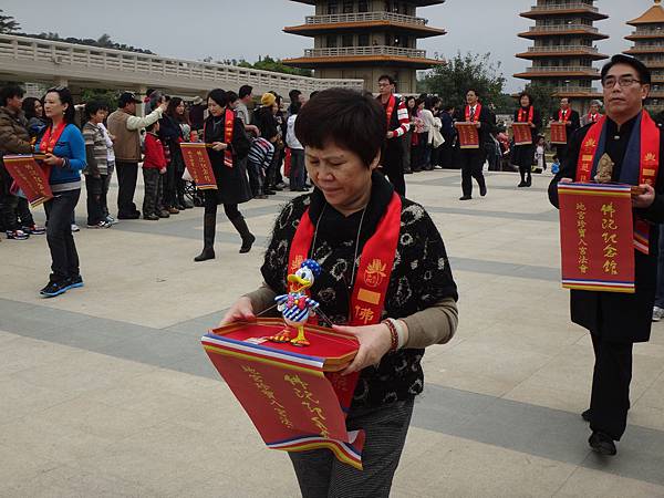 地宮法會~唐老鴨 [持寶人臉上只能一個"囧"] (我真不知道為啥這要入地宮  跟佛教沒關  好跳TONE)