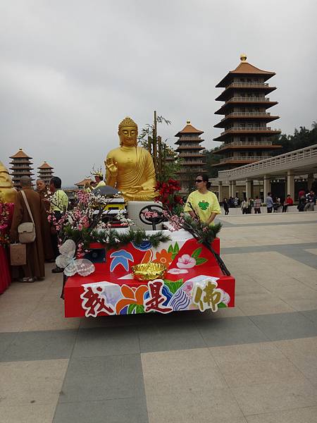 地宮法會~釋迦牟尼佛花車