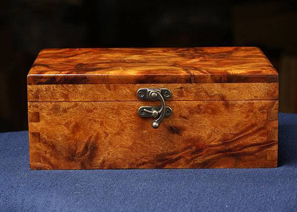 台灣牛樟寶盒(n11).限量珍藏.只有一個.十分珍貴