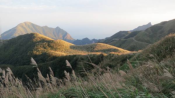 錢穆，華羅庚，蔣中正，李建興，周恩來，都是沒有上過大學。寒山