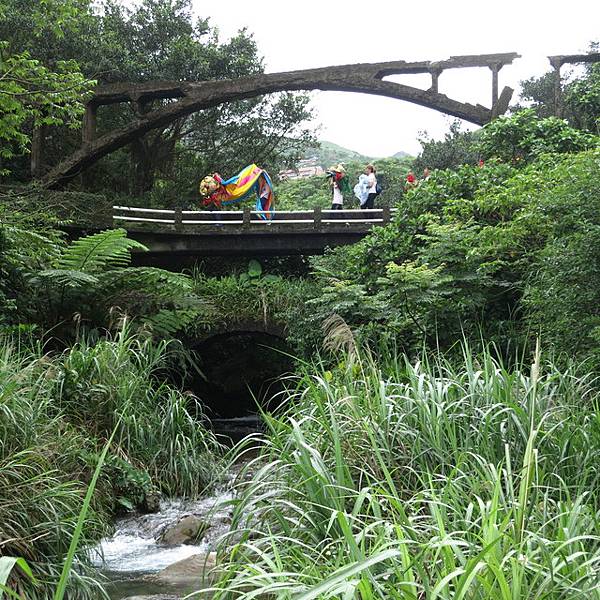 金瓜石黃金水圳赤皮仔圳。外九份溪水圳橋，內九份溪水圳橋，報時