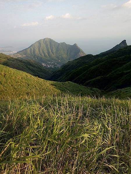 金瓜石半平山（ 半屏山）。地質學者金瓜石金礦山的富金包謎。 