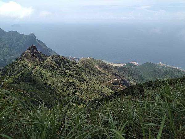 金瓜石半平山（ 半屏山）。地質學者金瓜石金礦山的富金包謎。 