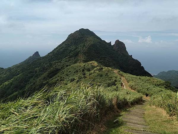 金瓜石半平山（ 半屏山）。地質學者金瓜石金礦山的富金包謎。 