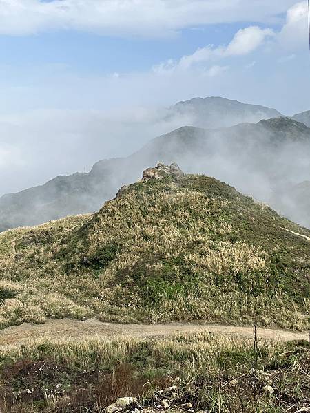 錢穆，華羅庚，蔣中正，李建興，周恩來，都是沒有上過大學。寒山