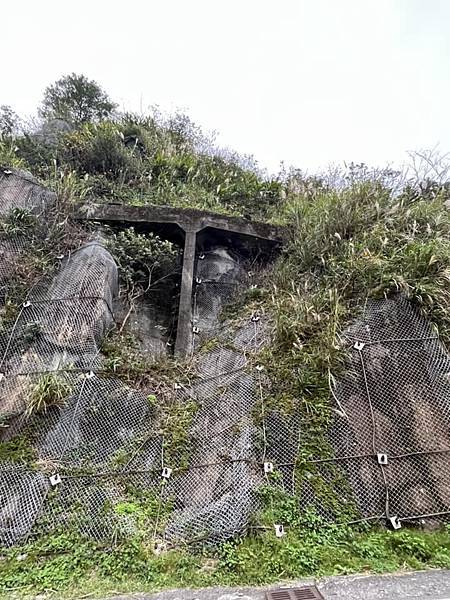 金瓜石報時山山麓水圳路古道。本山六坑古道