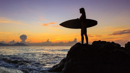 traveller-why-every-woman-should-try-travelling-alone-surfer.jpg traveller-why-every-woman-should-try-travelling-alone-surfer.jpg