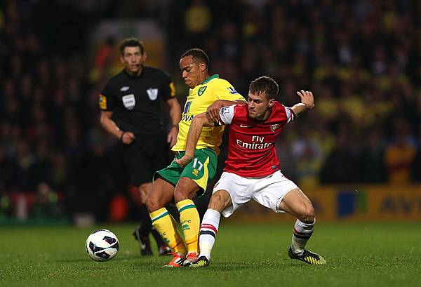 soccer-barclays-premier-league-norwich-city-v-arsenal-carrow-road-8