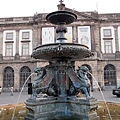 winged lion fountain