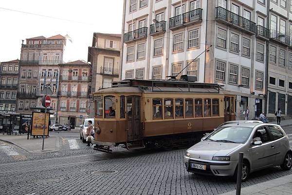 Porto Tram，大部分搭乘這個交通工具的人都是觀光客