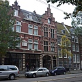 Armsterdam的房子都長這樣，很可愛:)