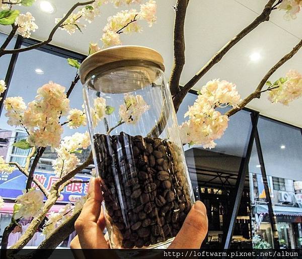 中壢聚餐美食推薦 布納咖啡館中壢店BUNA CAF'E 喧鬧城市裡的寧靜角落 高貴卻不貴喔!