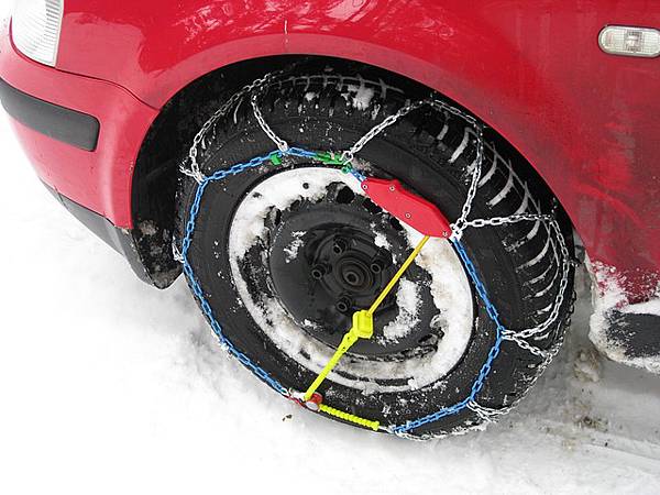 snow-chains-246258_640.jpg