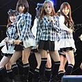 AKB48西武ドーム握手会イベントでHKT48初お披露目 (2).jpg