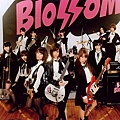 AKB48 25thシングル『GIVE ME FIVE!』店舗特典生写真：共通.jpg