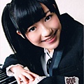 AKB48 25thシングル『GIVE ME FIVE!』通常盤生写真：渡辺麻友.jpg