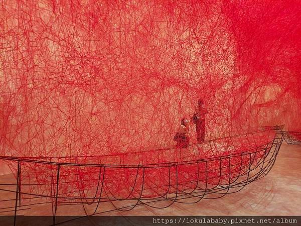 塩田千春　透過絲線尋找生與死的解答