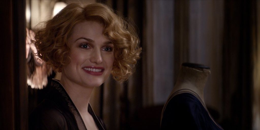 Queenie_smiling_Fantastic_Beasts_CC_Trailer.jpg