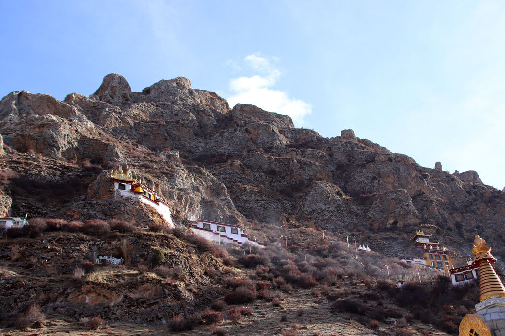 【中國西藏】扎葉巴寺．松贊干布法王洞│蓮師月亮洞│阿底峽祖師