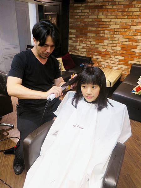 Red Circle HAIR SALON & BAR 19.jpg