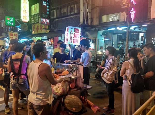 捷運龍山寺站美食 艋舺夜市小吃推薦 間必吃小吃 21 2月更新 萬華夜市 廣州街 華西街夜市美食 兩隻小豬 痞客邦 捷運龍山寺站美食 艋舺夜市小吃推薦 間必吃小吃 21 2月更新 萬華夜市 廣州街 華西街夜市美食 兩隻小豬 痞客邦