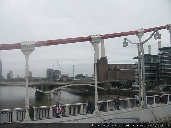 從Chelsea橋上看過去的Battersea Power Station