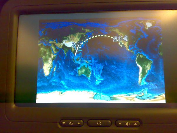 飛機上的小螢幕 我在香港轉機