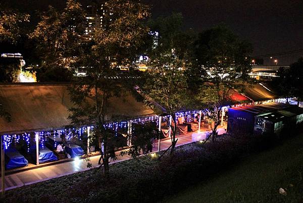 13 龍門帆布 帆布工程 遮陽棚 遮雨棚 鋁架帆布 伸縮帆布 升降帆布 鐵架帆布 造型帆布 百摺天棚 天幕百褶帆布 活動帳棚 訂做帳棚 活動車庫 訂做車庫.jpg 13 龍門帆布 帆布工程 遮陽棚 遮雨棚 鋁架帆布 伸縮帆布 升降帆布 鐵架帆布 造型帆布 百摺天棚 天幕百褶帆布 活動帳棚 訂做帳棚 活動車庫 訂做車庫.jpg