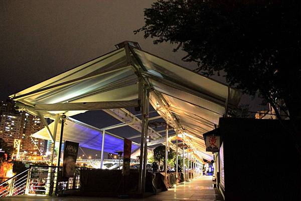 9 龍門帆布 帆布工程 遮陽棚 遮雨棚 鋁架帆布 伸縮帆布 升降帆布 鐵架帆布 造型帆布 百摺天棚 天幕百褶帆布 活動帳棚 訂做帳棚 活動車庫 訂做車庫.jpg 9 龍門帆布 帆布工程 遮陽棚 遮雨棚 鋁架帆布 伸縮帆布 升降帆布 鐵架帆布 造型帆布 百摺天棚 天幕百褶帆布 活動帳棚 訂做帳棚 活動車庫 訂做車庫.jpg