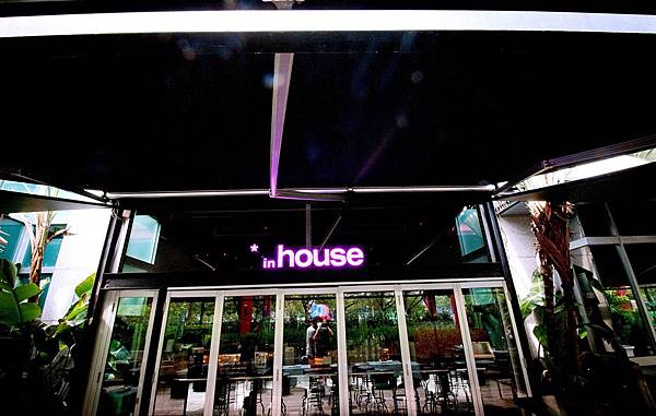 5 龍門帆布 帆布工程 遮陽棚 遮雨棚 鋁架帆布 伸縮帆布.jpg 5 龍門帆布 帆布工程 遮陽棚 遮雨棚 鋁架帆布 伸縮帆布.jpg