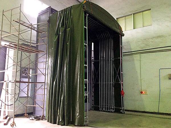 2 龍門帆布 帆布工程 遮陽棚 遮雨棚 活動車庫 訂做車庫.JPG 2 龍門帆布 帆布工程 遮陽棚 遮雨棚 活動車庫 訂做車庫.JPG