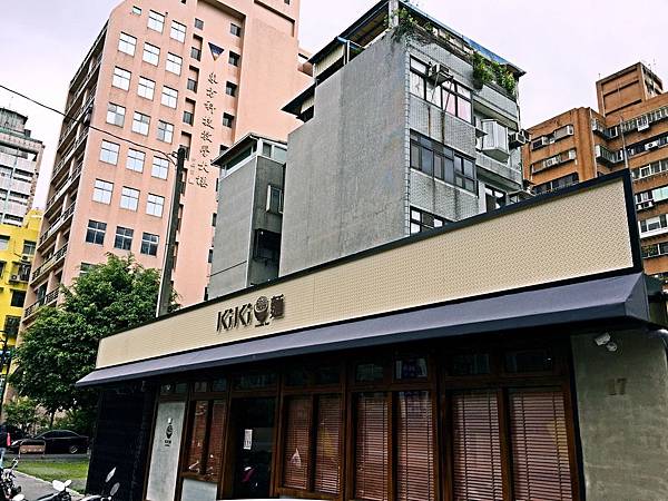 1 龍門帆布有限公司 帆布工程 帆布行 遮陽棚 遮雨棚 鋁架帆布 伸縮帆布 升降帆布 造型鐵架帆布 造型帆布 百摺天棚 天幕百褶帆布 活動帳棚 訂做帳棚 活動車庫 訂做車庫 歐式帆布 廣告帆布 球型帳篷 透明球型帳棚.jpg