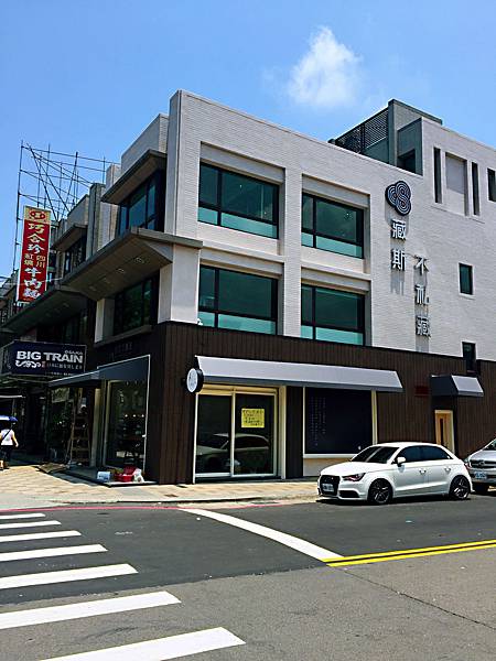 3 龍門帆布有限公司 帆布工程 帆布行 遮陽棚 遮雨棚 鋁架帆布 伸縮帆布 升降帆布 造型鐵架帆布 造型帆布 百摺天棚 天幕百褶帆布 活動帳棚 訂做帳棚 活動車庫 訂做車庫 歐式帆布 廣告帆布 球型帳篷 透明球型帳棚.jpg