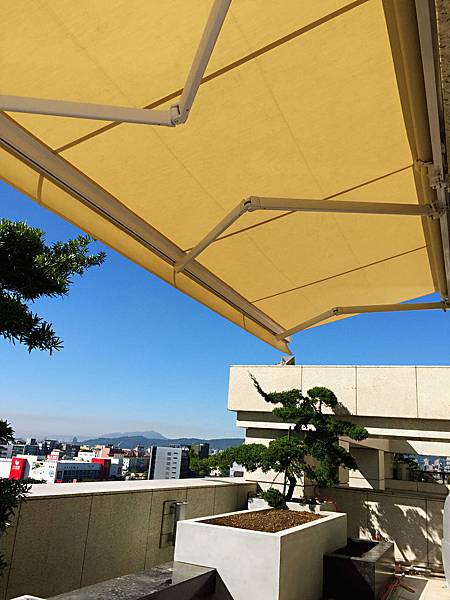 1 龍門帆布有限公司 帆布工程 帆布行 遮陽棚 遮雨棚 鋁架帆布 伸縮帆布 升降帆布 造型鐵架帆布 造型帆布 百摺天棚 天幕百褶帆布 活動帳棚 訂做帳棚 活動車庫 訂做車庫 歐式帆布 廣告帆布 球型帳篷 透明球型帳棚 風箏遮陽網 遮陽風箏.jpg