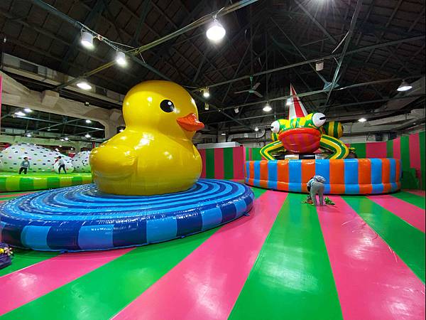 1 龍門帆布有限公司 帆布工程 帆布行 遮陽棚 遮雨棚 鋁架帆布 伸縮帆布 升降帆布 造型鐵架帆布 造型帆布 百摺天棚 天幕百褶帆布 活動帳棚 訂做帳棚 活動車庫 訂做車庫 歐式帆布 廣告帆布 球型帳篷 透明球型帳棚 風箏遮陽網 遮陽風箏.jpg 1 龍門帆布有限公司 帆布工程 帆布行 遮陽棚 遮雨棚 鋁架帆布 伸縮帆布 升降帆布 造型鐵架帆布 造型帆布 百摺天棚 天幕百褶帆布 活動帳棚 訂做帳棚 活動車庫 訂做車庫 歐式帆布 廣告帆布 球型帳篷 透明球型帳棚 風箏遮陽網 遮陽風箏.jpg