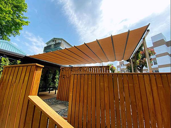 10 龍門帆布有限公司 帆布工程 帆布行 遮陽棚 遮雨棚 鋁架帆布 伸縮帆布 升降帆布 造型鐵架帆布 造型帆布 百摺天棚 天幕百褶帆布 活動帳棚 訂做帳棚 活動車庫 訂做車庫 歐式帆布 廣告帆布 球型帳篷 透明球型帳棚 風箏遮陽網 遮陽風箏.jpg 10 龍門帆布有限公司 帆布工程 帆布行 遮陽棚 遮雨棚 鋁架帆布 伸縮帆布 升降帆布 造型鐵架帆布 造型帆布 百摺天棚 天幕百褶帆布 活動帳棚 訂做帳棚 活動車庫 訂做車庫 歐式帆布 廣告帆布 球型帳篷 透明球型帳棚 風箏遮陽網 遮陽風箏.jpg