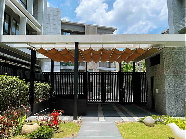 1 龍門帆布有限公司 帆布工程 帆布行 遮陽棚 遮雨棚 鋁架帆布 伸縮帆布 升降帆布 造型鐵架帆布 造型帆布 百摺天棚 天幕百褶帆布 活動帳棚 訂做帳棚 活動車庫 訂做車庫 歐式帆布 廣告帆布 球型帳篷 透明球型帳棚 風箏遮陽網 遮陽風箏.jpg 1 龍門帆布有限公司 帆布工程 帆布行 遮陽棚 遮雨棚 鋁架帆布 伸縮帆布 升降帆布 造型鐵架帆布 造型帆布 百摺天棚 天幕百褶帆布 活動帳棚 訂做帳棚 活動車庫 訂做車庫 歐式帆布 廣告帆布 球型帳篷 透明球型帳棚 風箏遮陽網 遮陽風箏.jpg