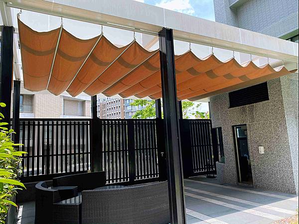 3 龍門帆布有限公司 帆布工程 帆布行 遮陽棚 遮雨棚 鋁架帆布 伸縮帆布 升降帆布 造型鐵架帆布 造型帆布 百摺天棚 天幕百褶帆布 活動帳棚 訂做帳棚 活動車庫 訂做車庫 歐式帆布 廣告帆布 球型帳篷 透明球型帳棚 風箏遮陽網 遮陽風箏.jpg 3 龍門帆布有限公司 帆布工程 帆布行 遮陽棚 遮雨棚 鋁架帆布 伸縮帆布 升降帆布 造型鐵架帆布 造型帆布 百摺天棚 天幕百褶帆布 活動帳棚 訂做帳棚 活動車庫 訂做車庫 歐式帆布 廣告帆布 球型帳篷 透明球型帳棚 風箏遮陽網 遮陽風箏.jpg