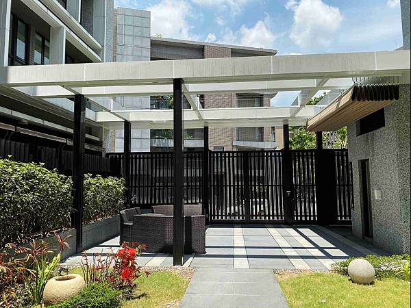 2 龍門帆布有限公司 帆布工程 帆布行 遮陽棚 遮雨棚 鋁架帆布 伸縮帆布 升降帆布 造型鐵架帆布 造型帆布 百摺天棚 天幕百褶帆布 活動帳棚 訂做帳棚 活動車庫 訂做車庫 歐式帆布 廣告帆布 球型帳篷 透明球型帳棚 風箏遮陽網 遮陽風箏.jpg 2 龍門帆布有限公司 帆布工程 帆布行 遮陽棚 遮雨棚 鋁架帆布 伸縮帆布 升降帆布 造型鐵架帆布 造型帆布 百摺天棚 天幕百褶帆布 活動帳棚 訂做帳棚 活動車庫 訂做車庫 歐式帆布 廣告帆布 球型帳篷 透明球型帳棚 風箏遮陽網 遮陽風箏.jpg