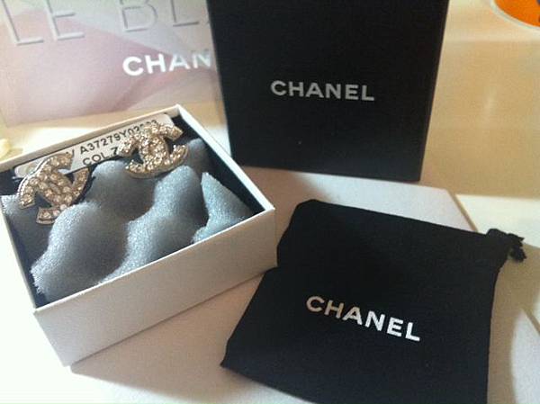 chanel earrings crystal