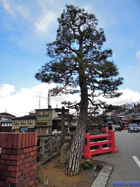 17飛驒高山中橋旁.jpg