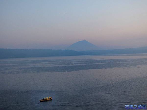 洞爺湖花景色清晨-2.jpg