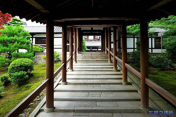 11東福寺通天橋往開山堂.jpg