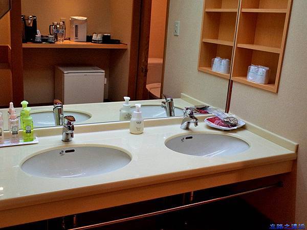 25綠水亭客室盥洗室.jpg